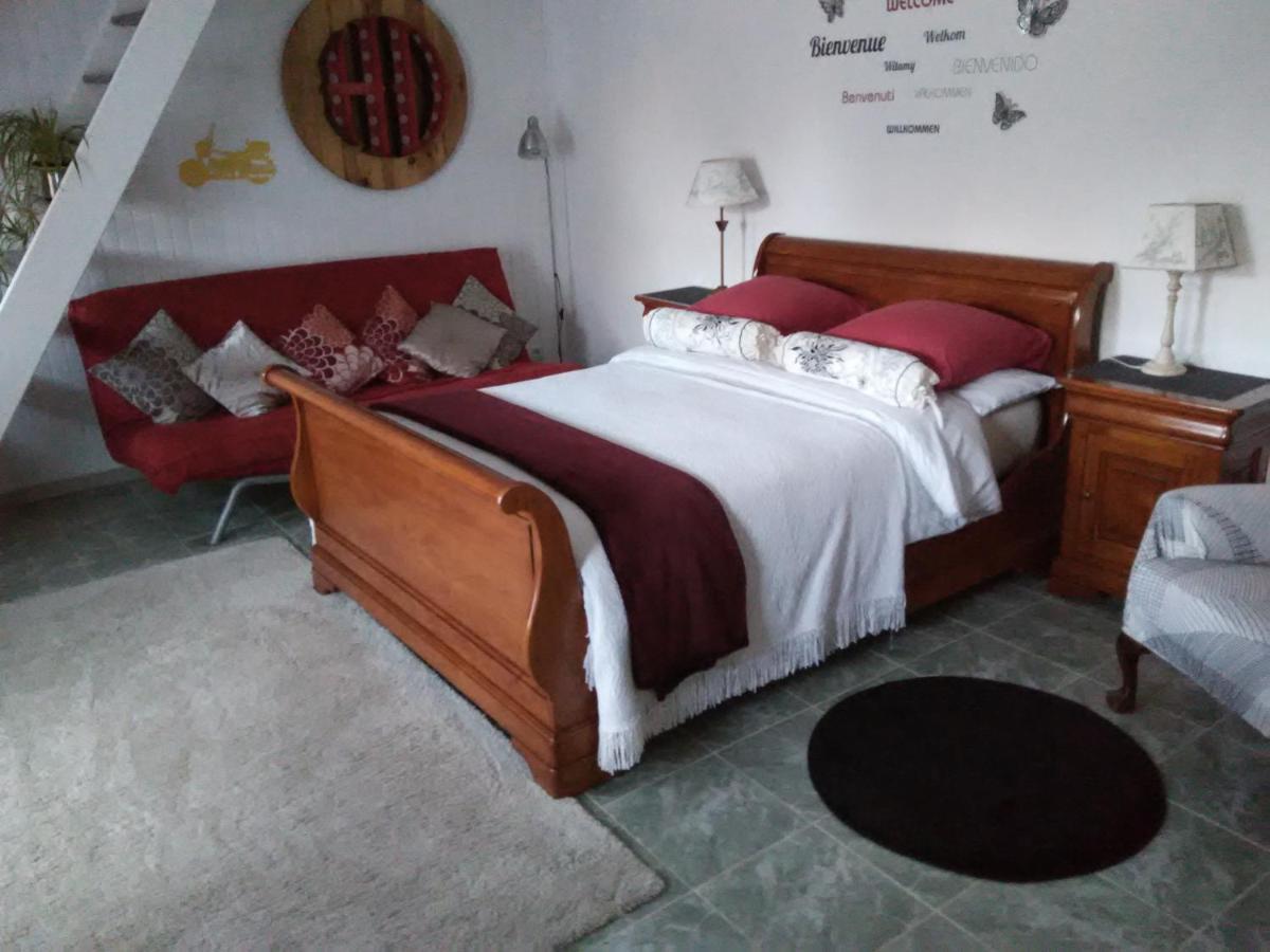 Four Chimneys Apartment Treffrin Екстериор снимка